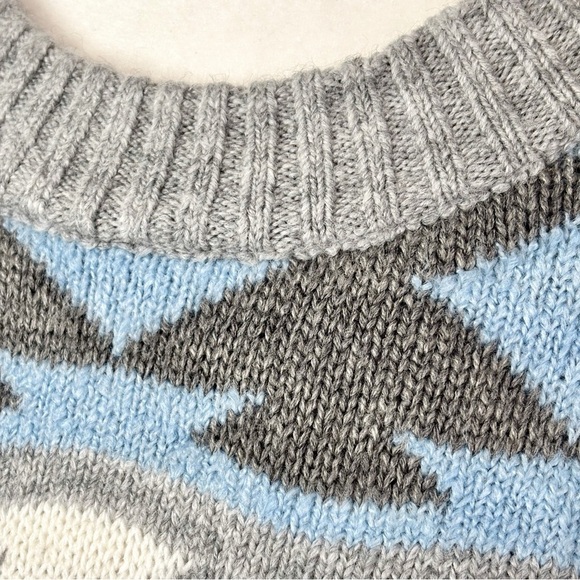 NWT a.n.a Crew Knit Sweater - Picture 4 of 11